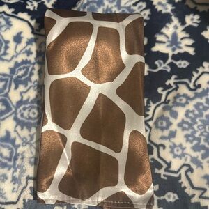 65 satin giraffe print napkins!